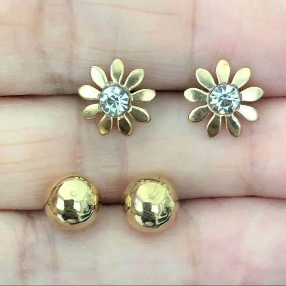 Gold Crystal Flowers And 8mm Ball Bead Stud Earrings Nwt 20$